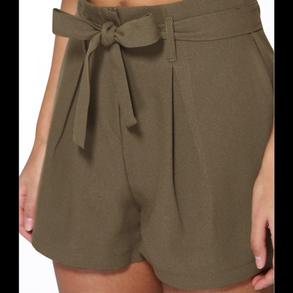 A New Day Paperbag Tie Waist Dark Olive Green Shorts Size L - Picture 1 of 5